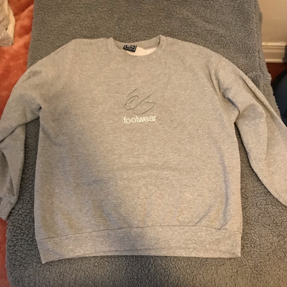 Es crewneck